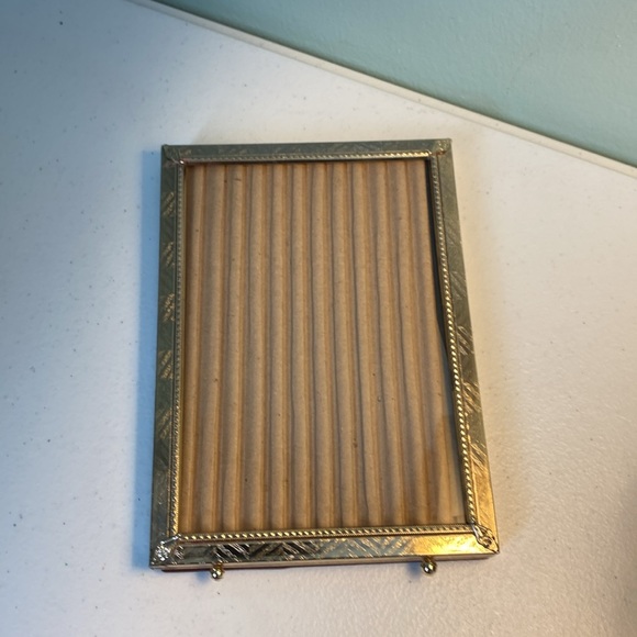 Vintage Metal 5x7 Table Top Picture Frame - Picture 2 of 8